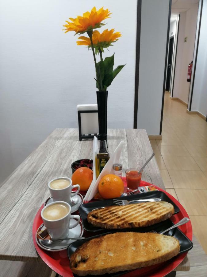Hostal Julian برونيتي المظهر الخارجي الصورة